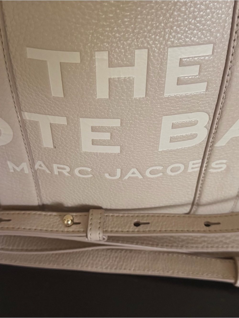 Marc Jacobs The Tote Bag in beige medium leather - Picture 7 of 8